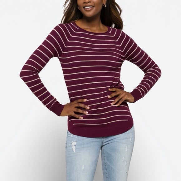 Pink Clover Sweaters - Pink Clover Valencia Curved Hem Sweater (M)